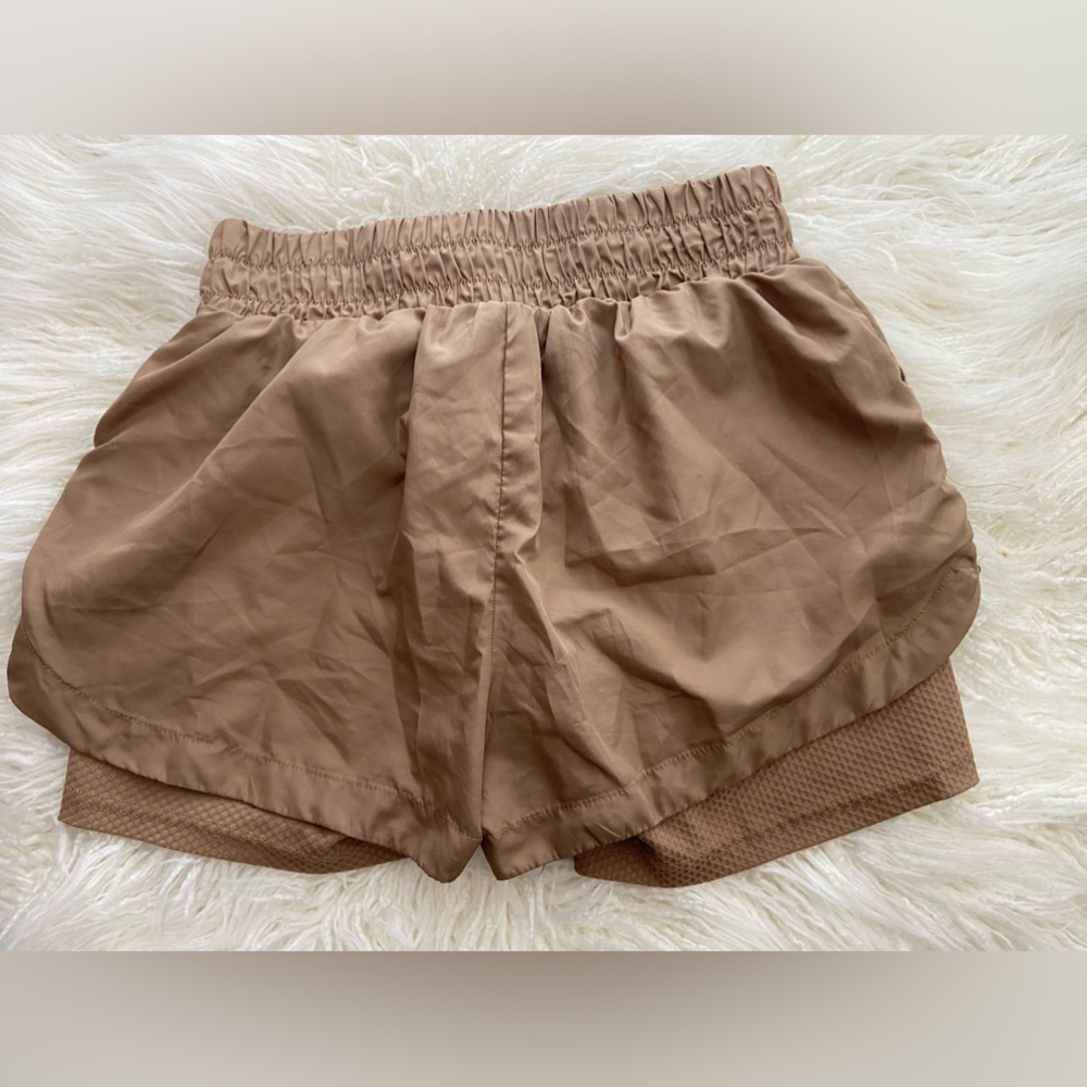 SHOSHO SHORTS - Picture 2 of 3